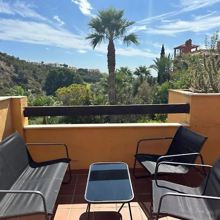 Two Bedroom Penthouse Marbella, With Sea Views Near Golf And Beaches Apartamento Marbella