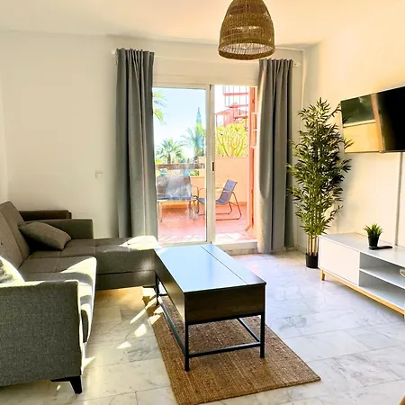 Two Bedroom Penthouse Marbella, With Sea Views Near Golf And Beaches Apartamento *