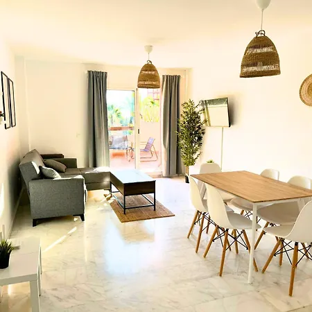 Apartment Two Bedroom Penthouse Marbella, With Sea Views Near Golf And Beaches *