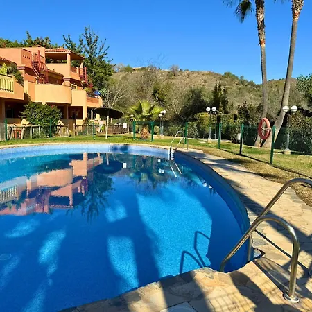 Two Bedroom Penthouse Marbella, With Sea Views Near Golf And Beaches *