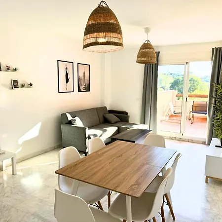 Two Bedroom Penthouse Marbella, With Sea Views Near Golf And Beaches Apartment
